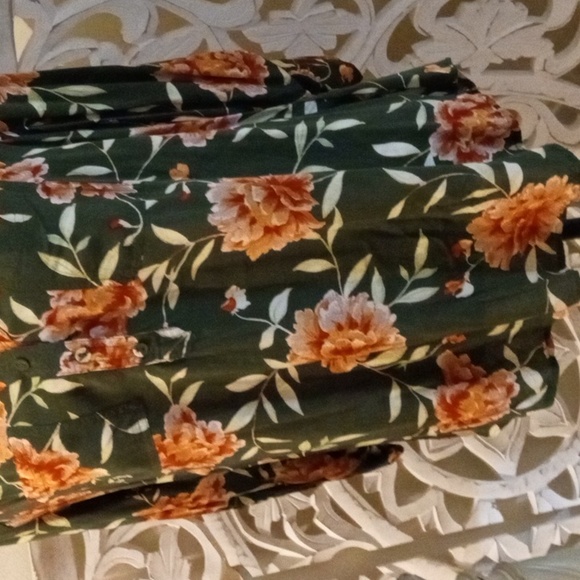 TORRID HARPER Women's SZ 0/US 12 Large Beautiful Floral Pattern Rayon Cozy Bouse - Picture 5 of 16